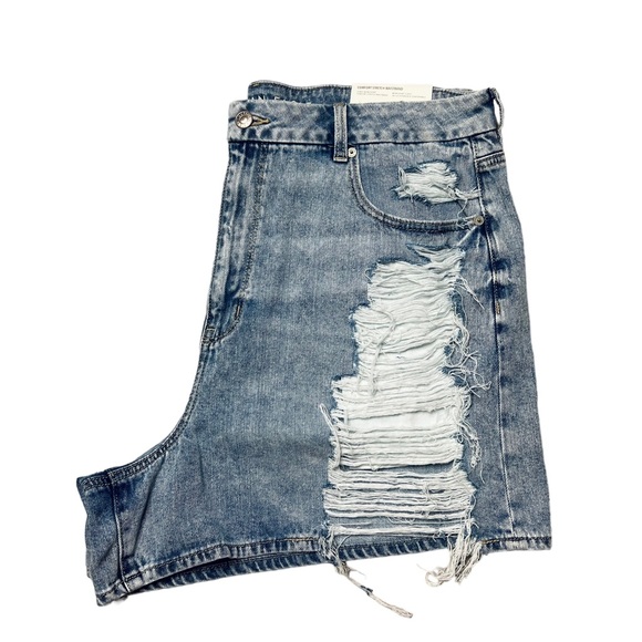 American Eagle Women's Distressed Curvy Mom Short Light Wash Size 18 NWT‎ - Picture 3 of 13
